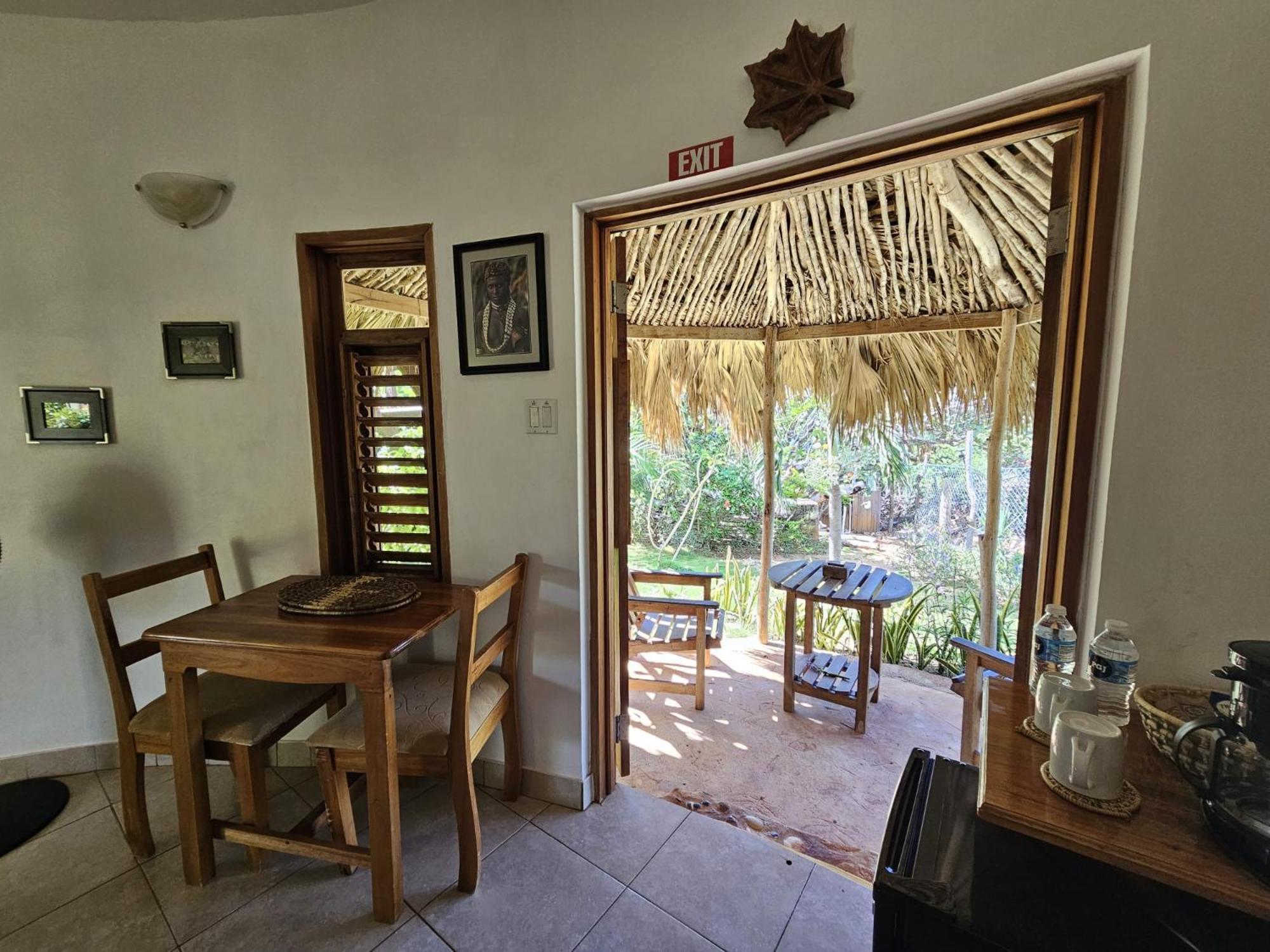 Kudehya Guesthouse Treasure Beach Eksteriør bilde