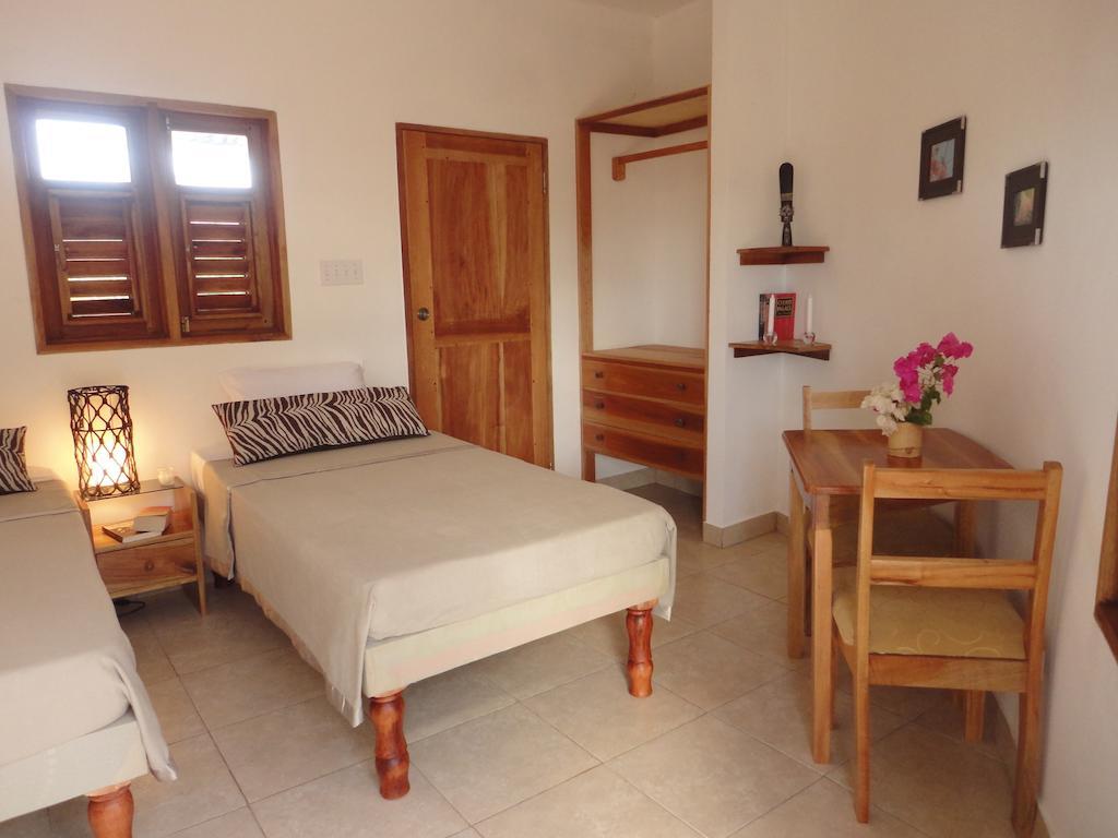 Kudehya Guesthouse Treasure Beach Rom bilde