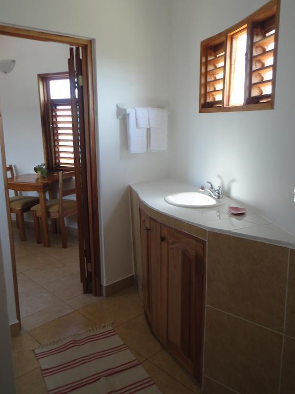 Kudehya Guesthouse Treasure Beach Rom bilde