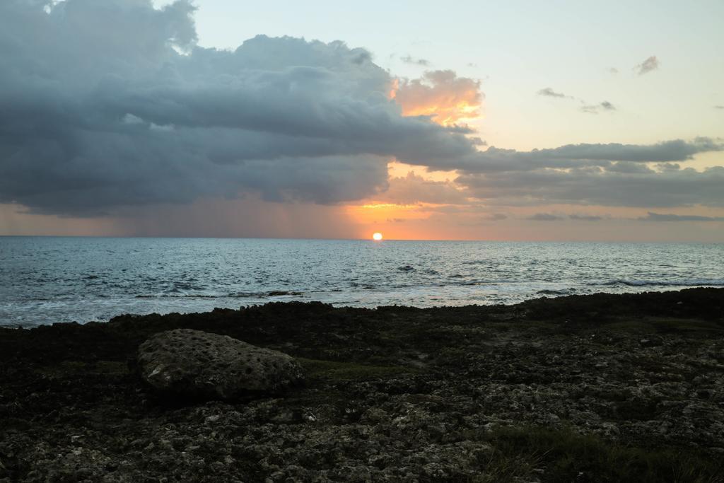 Kudehya Guesthouse Treasure Beach Eksteriør bilde