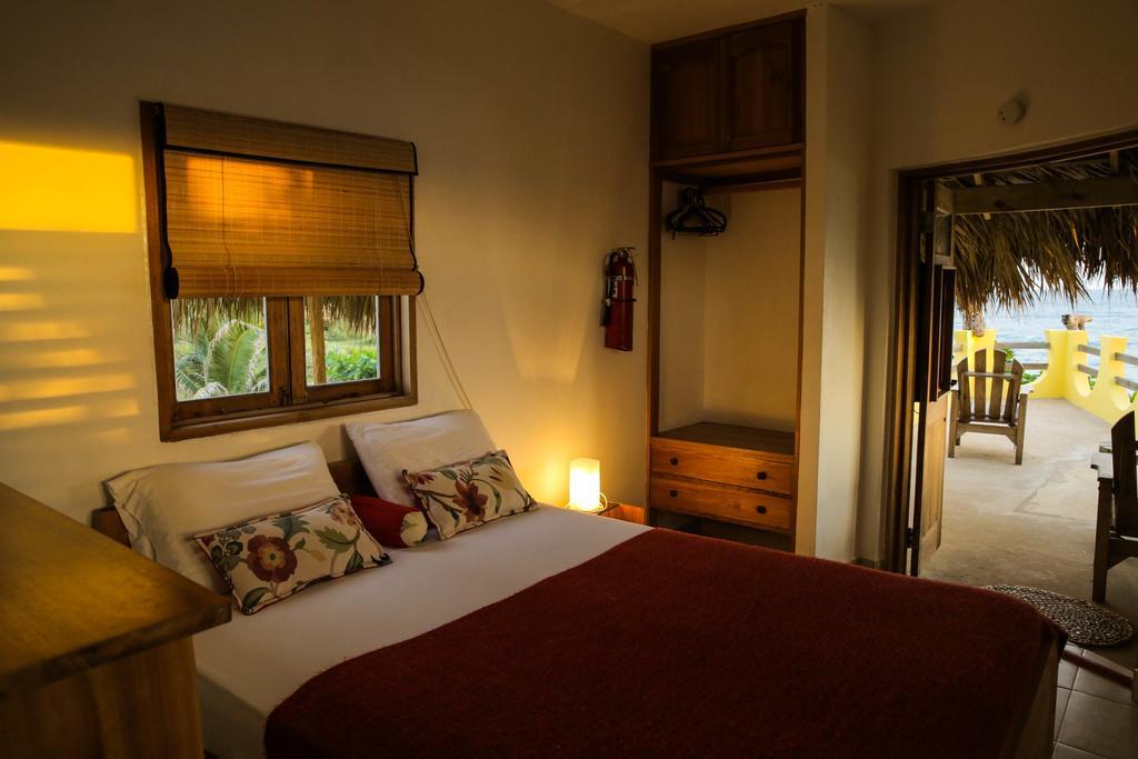 Kudehya Guesthouse Treasure Beach Eksteriør bilde