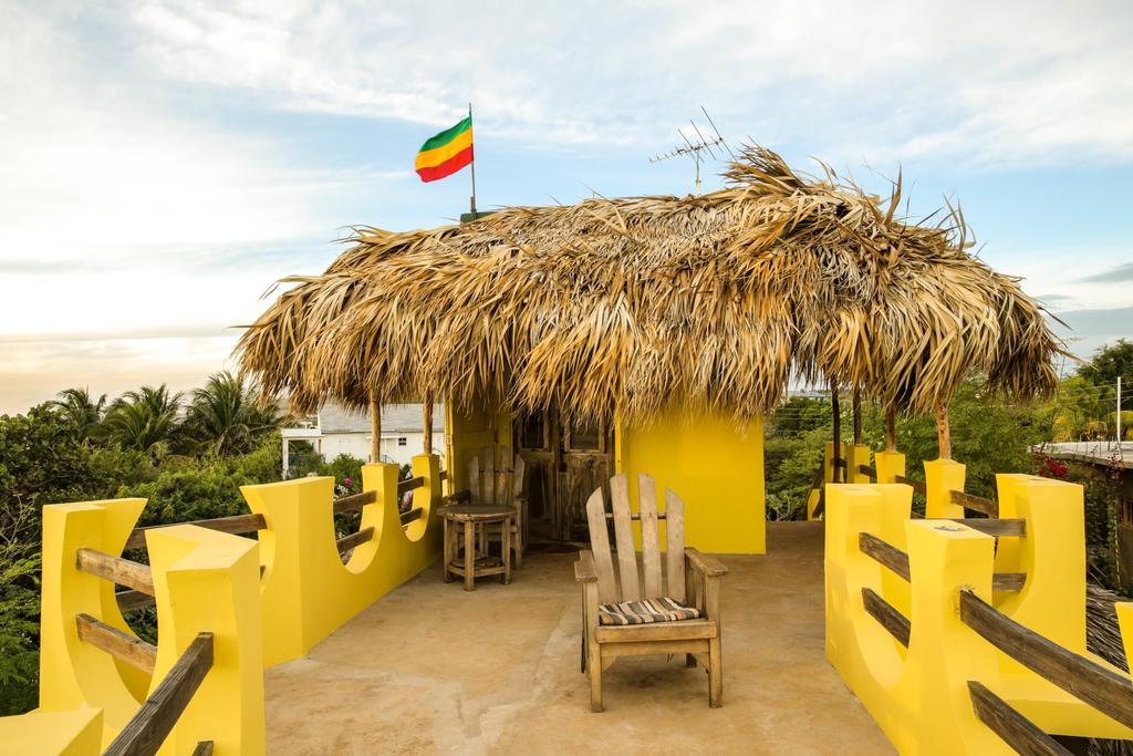 Kudehya Guesthouse Treasure Beach Eksteriør bilde